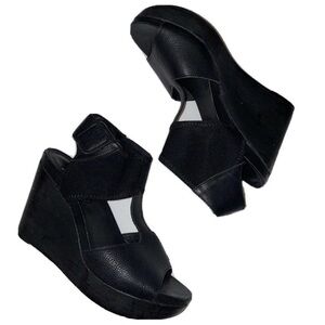 EILEEN FISHER Dote Black T-Strap Wedge Sandals 8 good pre owned condition